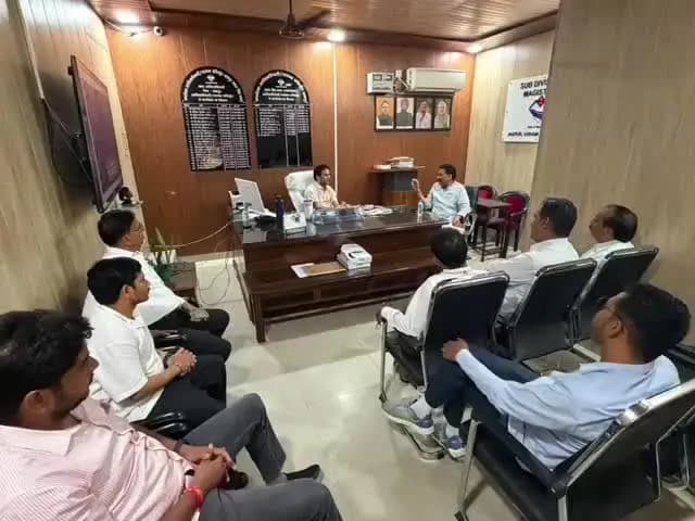 जसपुर: विधायक आदेश चौहान ने SDM से मुलाक़ात की, SIR प्रक्रिया में आ रही समस्याओं से क्षेत्रवासियों को कराया अवगत