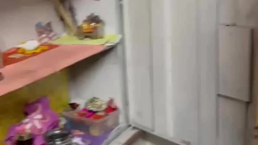 बेगुं: बेगू उपखंड के पारसोली में बीती रात अज्ञात चोरों ने दो घरों को निशाना बनाकर एक बाइक की चोरी की