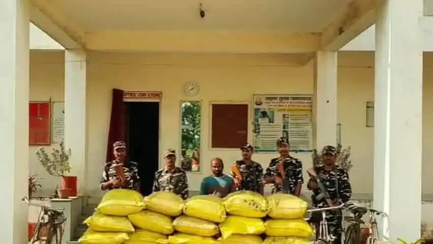 मोतिहारी: मोतिहारी में नाका के दौरान 31 बैग यूरिया खाद और 03 साइकिल जब्त, 01 व्यक्ति को किया गया गिरफ्तार