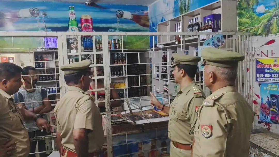 खलीलाबाद: संतकबीरनगर में शराब दुकानों और खुले में शराब सेवन के खिलाफ सघन चेकिंग अभियान