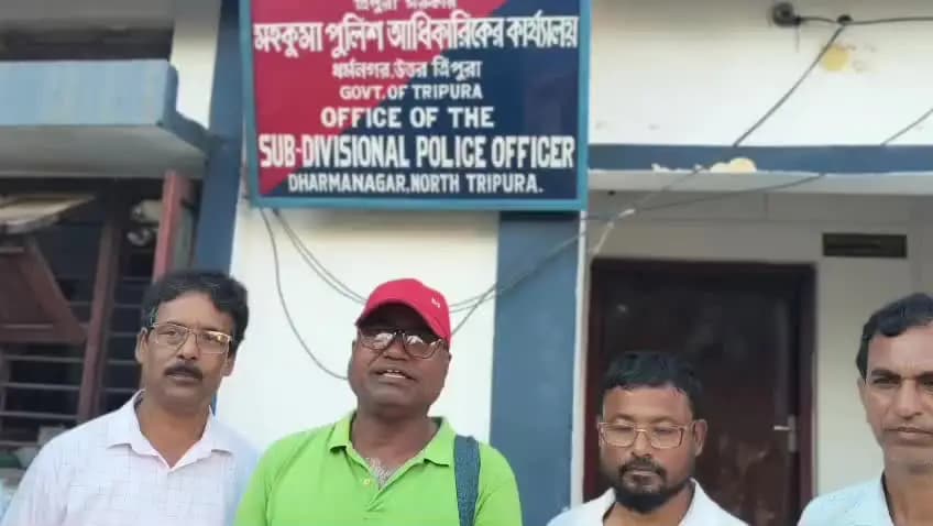 কাঞ্চনপুর: সম্মেলন ঘিরে ধর্মনগরে সিপিআইএমের তৎপরতা নিরাপত্তা নিয়ে মহকুমার পুলিশ আধিকারিকের সঙ্গে বৈঠক