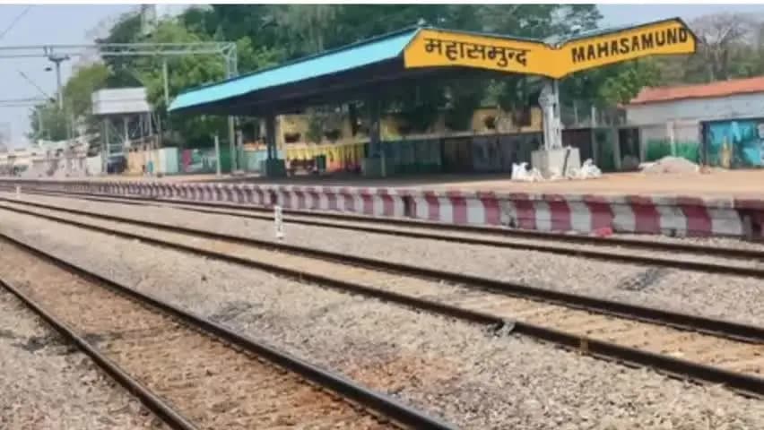 महासमुंद: महासमुंद रेलवे स्टेशन के बाहर गुजरात के 4 आरोपियों को गांजा के साथ किया गया गिरफ्तार