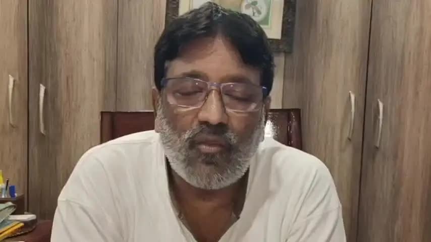 নওদা: পাটিকাবাড়িতে বাড়ছে ডেঙ্গু, প্রতিরোধ করতে পঞ্চায়েত প্রধানদের নির্দেশ দিল সাংসদ আবু তাহের খান