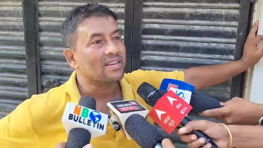 জলপাইগুড়ি: জলপাইগুড়ির তৃতীয় লিঙ্গের আস্থানায় পুলিশ ও বিএসএফের অভিযান, কি বলছেন স্থানীয়রা?