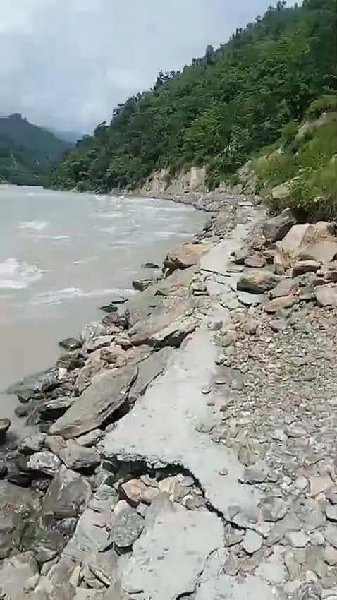 पंचेश्वर घाटी में बारिश से सड़क और पेयजल व्यवस्था बुरी तरह क्षतिग्रस्त