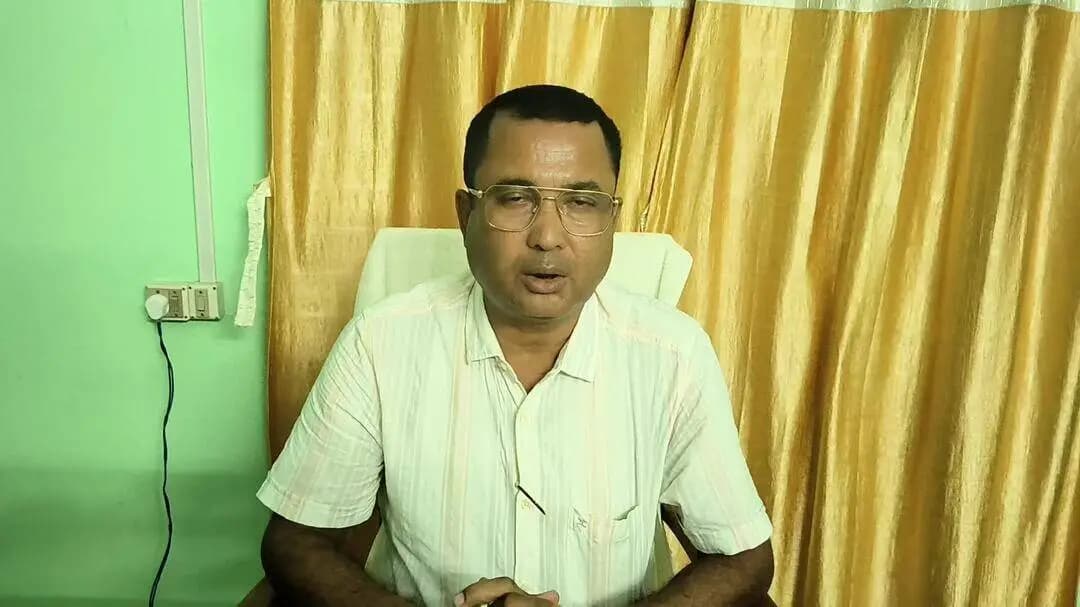 মাটিয়া: পাখিউৰা চৰত চোৰাং কাঠৰ বিৰুদ্ধে অভিযান চলাই বৃহৎ পৰিমাণৰ কাঠসহ নাও জব্দ কৰা সন্দৰ্ভত আঞ্চলিক বন বিষয়াৰ মন্তব্য