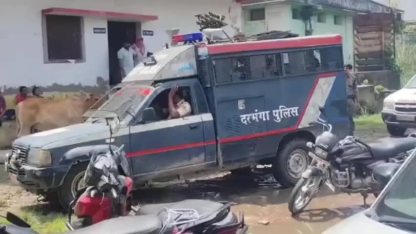 दरभंगा: DMCH में मरीज के परिजन ने जूनियर डॉक्टर के सिर पर बेल्ट से किया हमला, सिर फटा; अस्पताल में मचा हंगामा, पुलिस पहुंची