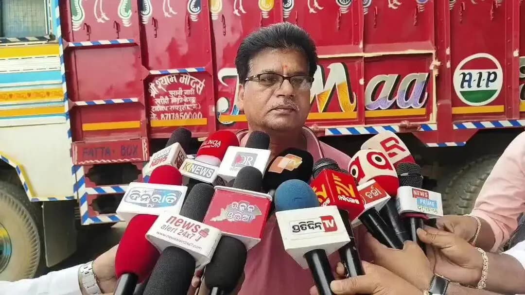 ଉମରକୋଟ: ଗୋଦାମ ରୁ 400 ବସ୍ତା ଧାନ ଚୋରି ହେଇଥିବା ଉମରକୋଟ ରେ ସୁଚନା ଦେଲେ ଗଣେଷ ପାଢ଼ୀ