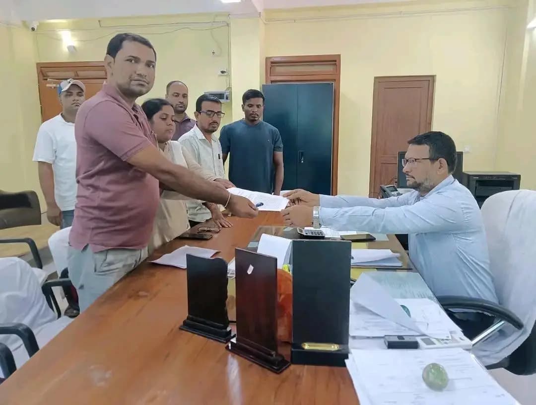 খোয়াই: খোয়াইয়ে ডি ওয়াই এফ আই-এর তিন দফা দাবি নিয়ে ডেপুটেশন জমা
