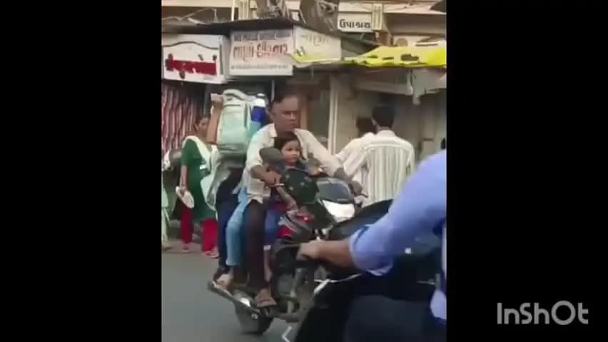 મહેસાણા શહેર: મહેસાણા જિલ્લામાં વ્યાજખોરો સામે તંત્રની લાલ આંખ 361 પૈસા ધીરધાર કરનારાઓને નોટિસ, 108 ના લાયસન્સ રદ કરવાની કાર્યવાહી