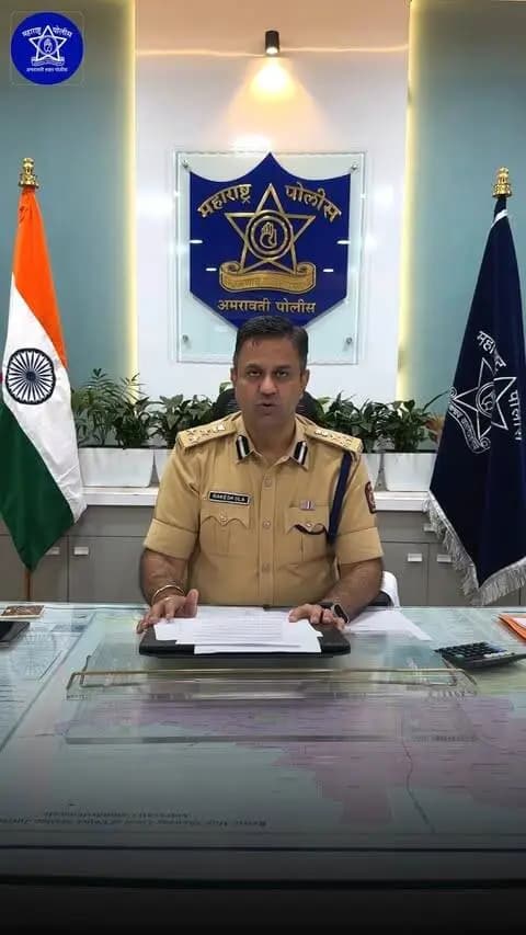 सुरक्षित, शांततापूर्ण आणि आनंदी गणेशोत्सवासाठी अमरावती शहर पोलीस पूर्णतः सज्ज!
पोलीस आयुक्तांच्या मार्गदर्शनाखाली गणेशोत्सवाच्या पार्श्वभूमीवर व्यापक सुरक्षा आणि नियोजन करण्यात आले आहे.
🔹 गणेश मंडळांसाठी आवश्यक नियोजन
🔹 नागरिकांच्या सुरक्षिततेला सर्वोच्च प्राधान्य
🔹 हानिकारक लेसर बीमवर बंदी
🔹 न्यायालयाच्या निर्देशांनुसार डीजेच्या आवाजाच्या मर्यादेचे पालन
उत्सव आनंदाचा साजरा करूया, नियमांचे पालन करून सुरक्षिततेची जबाबदारीही निभावूया!
गणपती बाप्पा मोरया!
#AmravatiCityPolice #SafeGaneshotsav #Ganeshotsav #AmravatiPolice