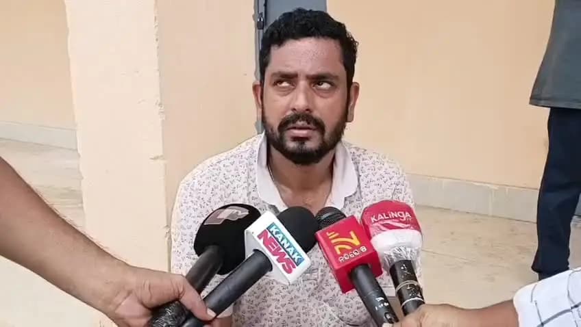 କାମାକ୍ଷାନଗର: କୋଟଗରା ଗାଁ ନିକଟ ବ୍ରାହ୍ମଣୀ ନଦୀରୁ ମୃତଦେହ ଉଦ୍ଧାର ସମ୍ପର୍କୀୟ ରଖିଲେ ପ୍ରତିକ୍ରିୟା