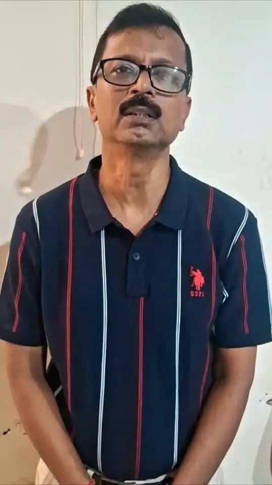 👨👩👧👦 हर बच्चे को परिवार का प्यार, संरक्षण और बेहतर भविष्य पाने का अधिकार है।
गया जी में जिला पदाधिकारी जी के कर-कमलों द्वारा दो बच्चों का विधिवत दत्तक ग्रहण कराया गया। दत्तक अभिभावकों को शुभकामनाएँ देते हुए बच्चों के उज्ज्वल भविष्य की कामना की गई।
साथ ही केवल कानूनी प्रक्रिया के तहत दत्तक ग्रहण करने की अपील की गई।
Information & Public Relations Department, Government of Bihar DD News Bihar Women and Child Development Corporation, Bihar Ministry of Women & Child Development, Government of India Bihar Tak MyGovIndia CMO Bihar
#GayaJi #ChildProtection #adoption #initiative #explorepage #growth #SuccessMindset #stories