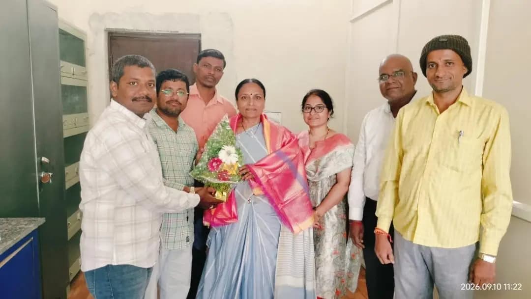 డిచ్పల్లి: రాష్ట్ర ఉత్తమ అధ్యాపకురాలు ఆచార్య లావణ్య ఘన సన్మానం