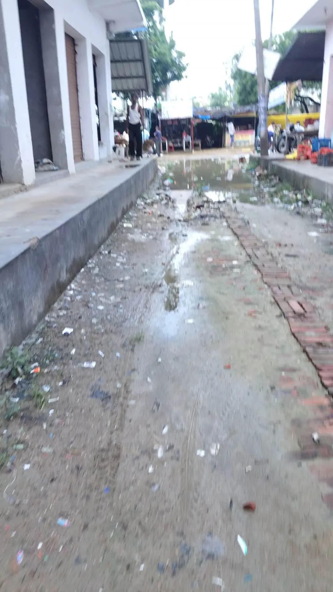 yah hamari Ghar Ki rakhta hai dekhiae na yahan ka koi Pradhan sunta Hai Na Koi vidhayak yah video Pradhanmantri Tak pahu