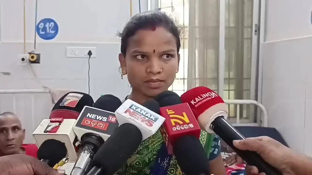 କନ୍ଧମାଳ: ଫୁଲବାଣି ଜିଲ୍ଲାପାଳ ଙ୍କ ପ୍ରୟାଶ ରେ ବଞ୍ଚିଗଲା ଏକ ଅମୁଲ୍ୟ ଜୀବନ , ଧନ୍ୟବାଦ ଜଣାଇଛନ୍ତି ସ୍ତ୍ରୀ