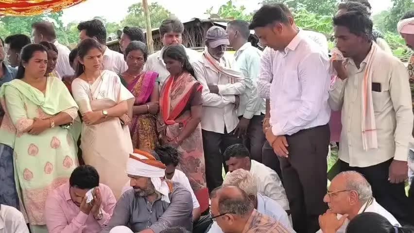 सेलू: वाघाने जीव घेतला; एक कोटींसाठी रायपूर आक्रमक, मृतदेह स्वीकारण्यास ठाम नकार!, खासदार अमर काळे यांची घटनास्थळी भेट