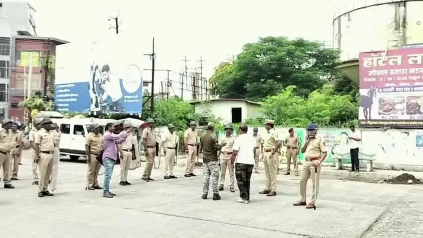 नांदेड: नांदेड शहरात आगामी सणांच्या पार्श्वभूमीवर पोलिसांचा दंगा नियंत्रण सराव; प्रशासनाकडून सुरक्षा व्यवस्था कडक