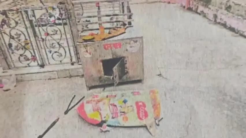 नैनवां: राजलवाता में दो बार दान पेटी तोड़ी गई, चोरों ने नगदी निकाल ली, सीसीटीवी में कैद हुई घटना