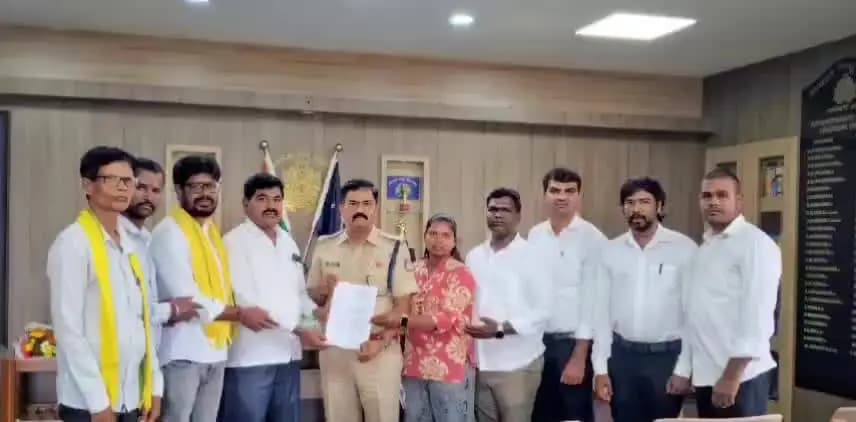 ದಾವಣಗೆರೆ: ಹಾಸ್ಟೆಲ್ನಲ್ಲಿ ವಿದ್ಯಾರ್ಥಿನಿ ಸಾವಿನ ಪ್ರಕರಣ; ವೈಜ್ಞಾನಿಕ ತನಿಖೆಗೆ ಒತ್ತಾಯಿಸಿ ಎಸ್ಪಿಗೆ ಮನವಿ