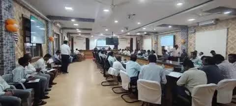 ମାଲକାନଗିରି: ମାଲକାନଗିରିରେ ଜିଲ୍ଲାପାଳଙ୍କ ଅଧ୍ୟକ୍ଷତାରେ ମାସିକ ରାଜସ୍ୱ ଓ PMG ପ୍ରଗତି ବୈଠକ: ବିକାଶମୂଳକ କାର୍ଯ୍ୟ ତ୍ୱରାନ୍ୱିତ କରିବାକୁ କଡ଼ା ନିର୍ଦ୍ଦେ