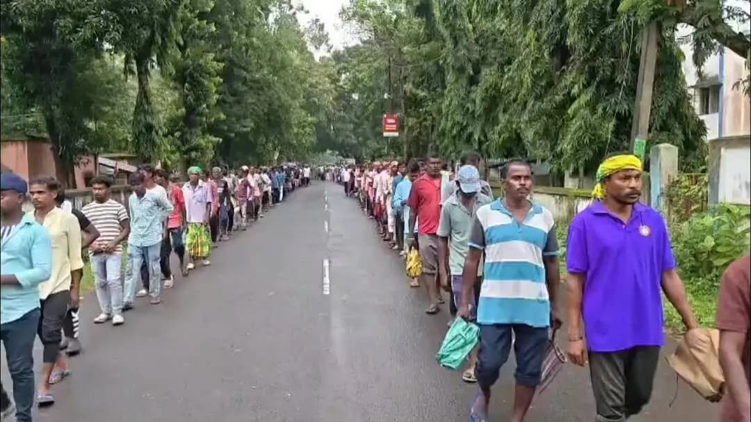 বিনপুর ১: ঝাড়গ্রাম জেলায় পরপর ধর্ষণের প্রতিবাদে লালগড়ে প্রতিবাদ মিছিল ও পথসভা করল ভারত জাকাত মাঝি পারগানা মহল