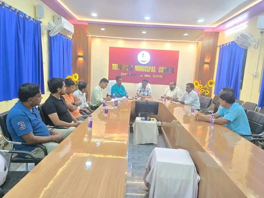 খোয়াই: তেলিয়ামুড়া পৌর পরিষদের কনফারেন্স হলে নতুন সভা অনুষ্ঠিত