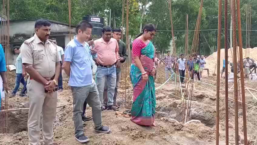 পিংলা: পিংলা গ্রামীণ হাসপাতালে নতুন ল্যাব তৈরির উদ্যোগ, ভিত্তিপ্রস্তর স্থাপন বিধায়িকা স্বাগতা মান্নার!