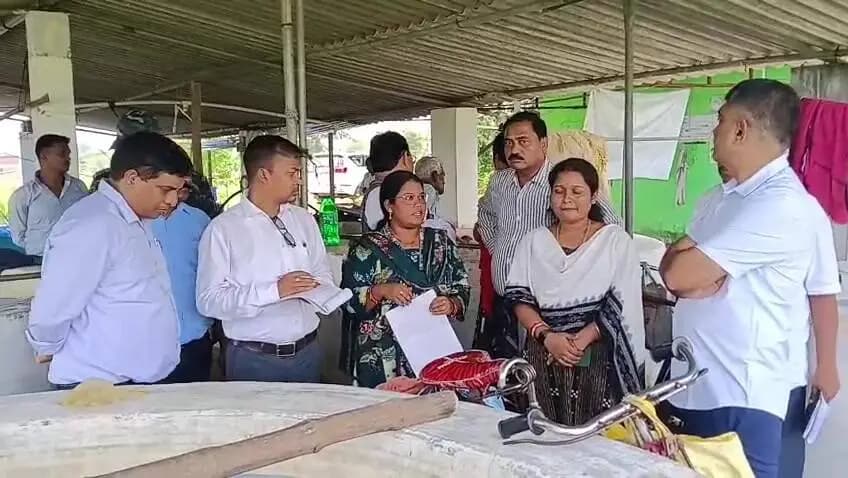 ବୌଦ୍ଧ ସଦର: ଓଡିଶା ସଚିବ ଭୂପିନ୍ଦର ସିଙ୍ଗଙ୍କ ଜିଲ୍ଲା ଗସ୍ତ: ଶିକ୍ଷା, ସ୍ୱାସ୍ଥ୍ୟ ଓ କୃଷି ପରିଦର୍ଶନ