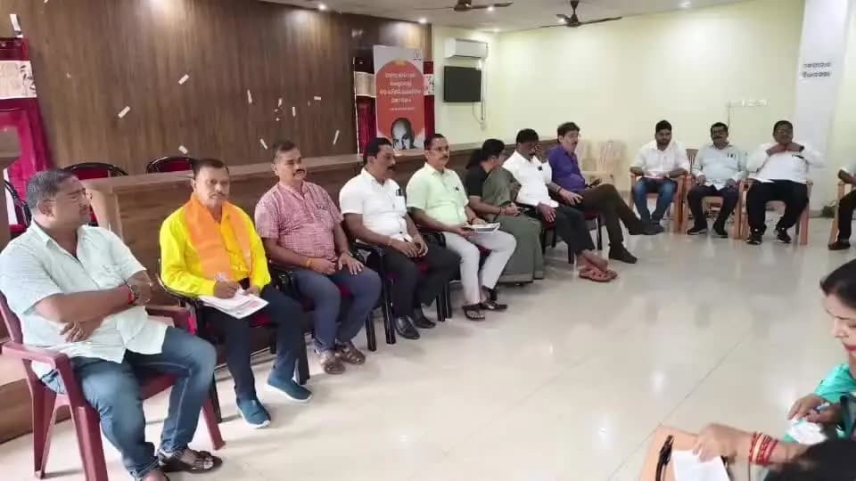 ପରଜଙ୍ଗ: ଢେଙ୍କାନାଳ ଜିଲ୍ଲା ବିଜେପି କାର୍ଯ୍ୟାଳୟରେ ଜିଲ୍ଲା ପଦାଧିକାରୀ ବୈଠକ ଅନୁଷ୍ଠିତ ହୋଇଯାଇଛି