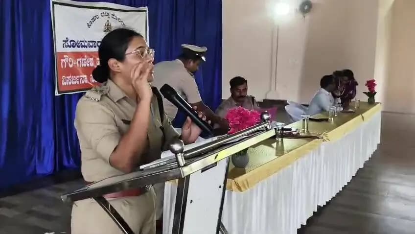 ಕುಶಾಲನಗರ: ಗೌರಿ-ಗಣೇಶ ಹಬ್ಬ: ಸಾರ್ವಜನಿಕ ಪ್ರತಿಷ್ಠಾಪನೆಗೆ ಕಡ್ಡಾಯ ಅನುಮತಿ, ಒಂದೇ ಸೂರಿನಡಿ ಸಿಗಲಿದೆ ಪರ್ಮಿಷನ್