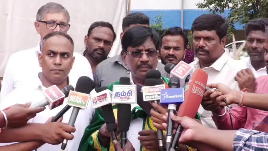 அமைந்தகரை: இனிவரும் தேர்தல்களில் தமிழக வெற்றிக் கழக கூட்டணி மட்டுமே வெற்றி பெறும் - அண்ணா ஆகாஷ் கல்லூரியில் அமைச்சர் விஸ்வநாதன் பேட்டி