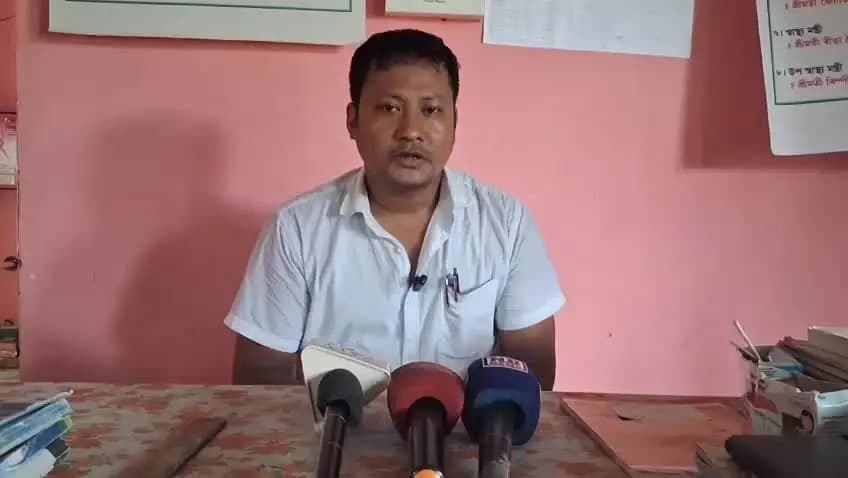 পূব ডিব্ৰুগড়: টিংখাংত শিক্ষকৰ প্ৰহাৰত ছাত্ৰী চিকিৎসাধীন হ'ব লগা বিষয়ক লৈ প্ৰতিক্ৰিয়া থেকেৰাগুৰি মধ্য ইংৰাজী বিদ্যালয়ৰ প্ৰধান শিক্ষক