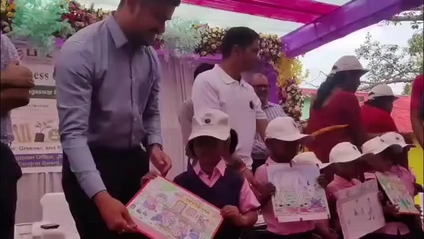 ଝାରସୁଗୁଡା: ଝାରସୁଗୁଡା ଜିଲ୍ଲାସ୍ତରୀୟ ପରିବେଶ ସଚେତନତା ଅଭିଯାନ; ସବୁଜ ଓ ପ୍ଲାଷ୍ଟିକମୁକ୍ତ ସମାଜ ଗଠନ ପାଇଁ ଆହ୍ୱାନ