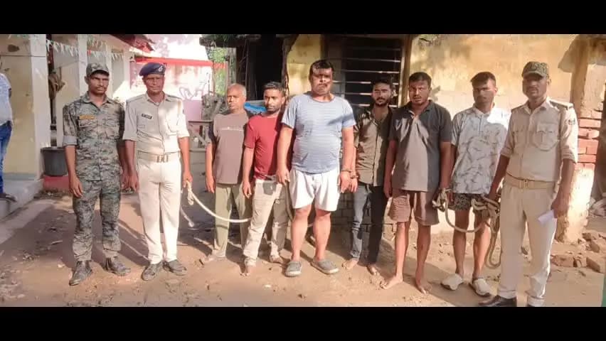 गोह: गोह में जमीनी विवाद के चलते दो पक्षों में मारपीट, आठ लोगों को गिरफ्तार कर भेजा गया जेल