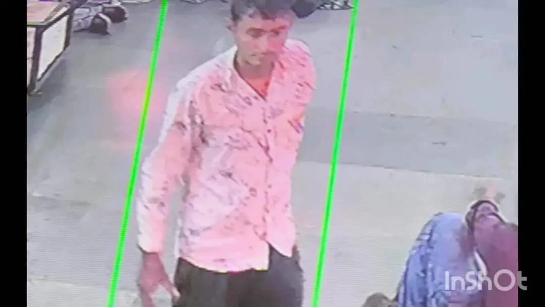 कटनी नगर: मुड़वारा स्टेशन पर सो रहे यात्री का पर्स अज्ञात चोर ने चुराया, सीसीटीवी फुटेज आया सामने, जीआरपी कर रही जांच