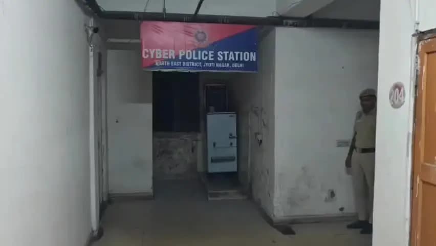 क्रेडिट कार्ड लिमिट बढ़ाने के नाम पर साइबर ठगी का भंडाफोड़, दिल्ली से 5 आरोपी गिरफ्तार