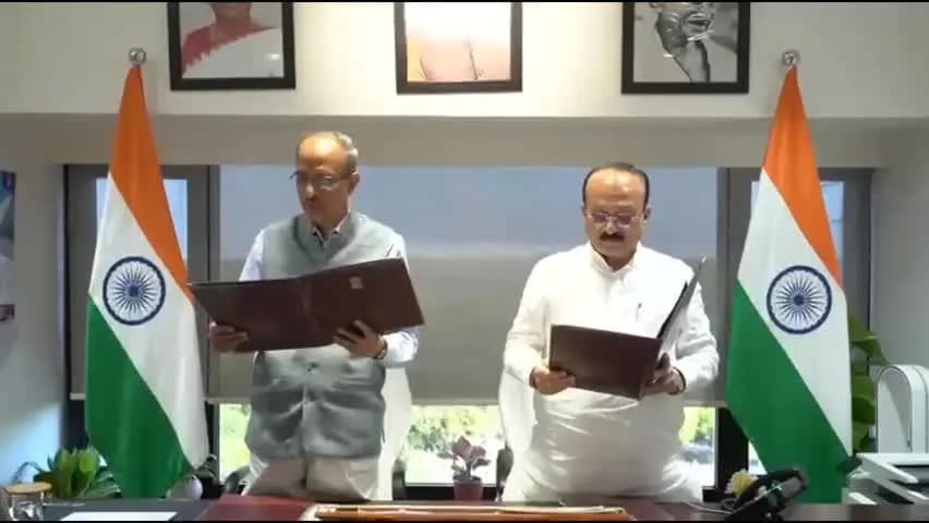 यमुना विहार: DERC के चेयरमैन बने सेवानिवृत्त IAS अधिकारी एस.सी.एल. दास, ऊर्जा मंत्री आशीष सूद ने दिलाई शपथ
