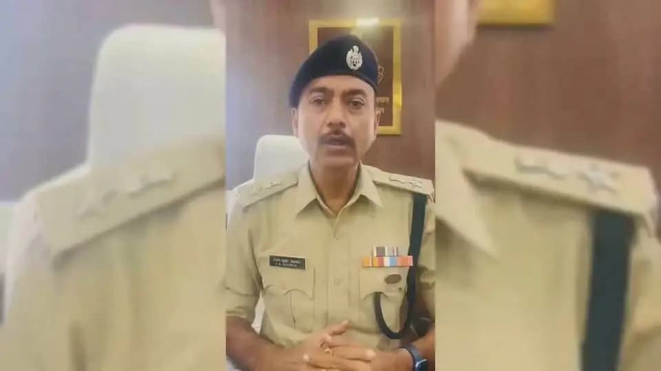 घर-घर मिट्टी के गणेश विराजें, पर्यावरण संरक्षण का दें संदेश :- पुलिस अधीक्षक श्री संजय कुमार अग्रवाल
#शहडोल #shahdol Jansampark Madhya Pradesh CM Madhya Pradesh