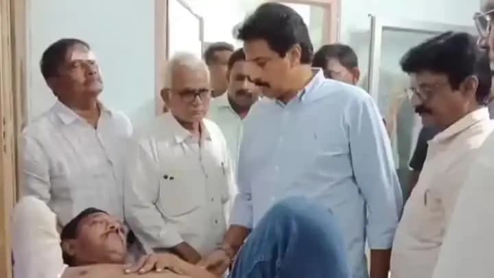 తణుకు: తేతలి హైవే ప్రమాద బాధితులను పరామర్శించిన ఎమ్మెల్యే ఆరిమిల్లి