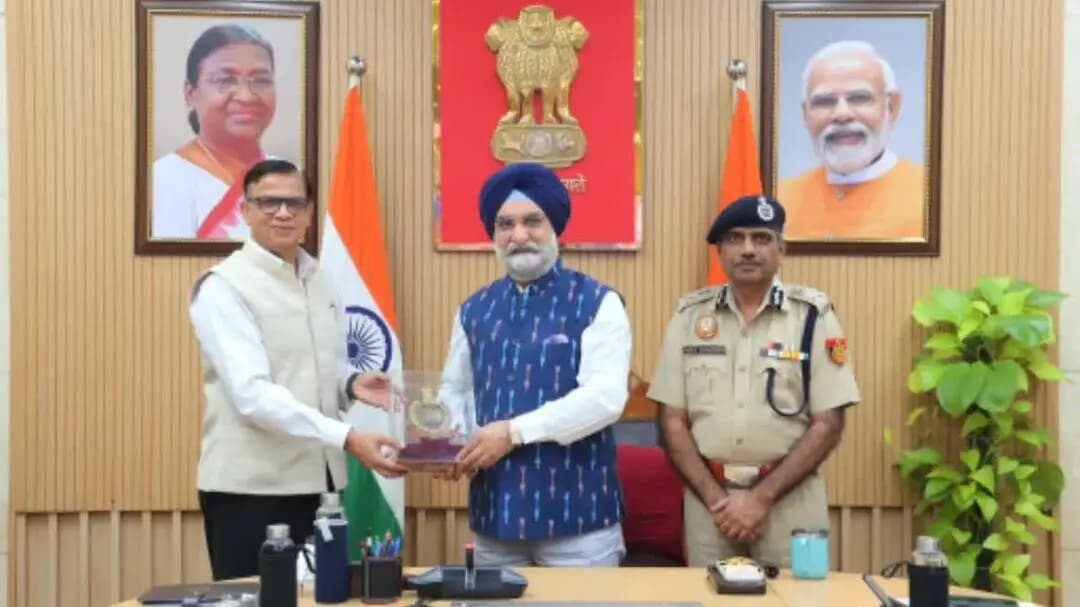 यमुना विहार: दिल्ली ट्रैफिक पुलिस की नई वेबसाइट लॉन्च, अब घर बैठे मिलेगी टो किए वाहन की लोकेशन
