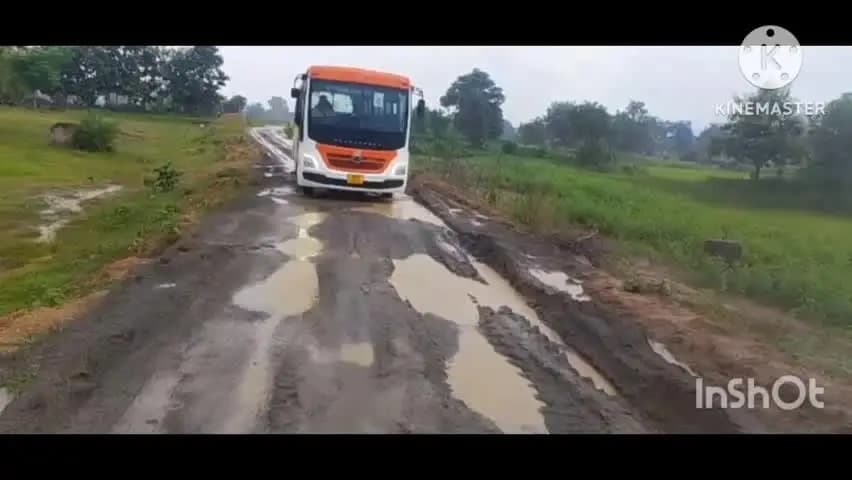 ଜୁନାଗଡ: ଜିଲ୍ଲା ପାଳଙ୍କ ନିର୍ଦ୍ଦେଶକୁ ମଧ୍ୟ ଖାତିରି କଲେ ନାହିଁ , ବୈଜଲପୁର ରୁ ସୁକ୍ନିମୁଣ୍ଡା ଛକ ପର୍ଯ୍ୟନ୍ତ ଥିବା RD ରାସ୍ତା ର ଆଣ୍ଠୁଏ ପାଣିରେ