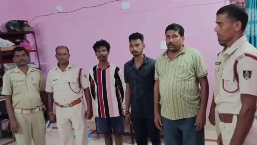 ଦେବଗଡ: ବରଡାତଇଲା ସ୍ଥିତ ଅଚଳ କ୍ରସରରୁ ଚୋରି ମାମଲାରେ ୩ ଗିରଫ, ଚୋରି ସାମଗ୍ରୀ ଉଦ୍ଧାର