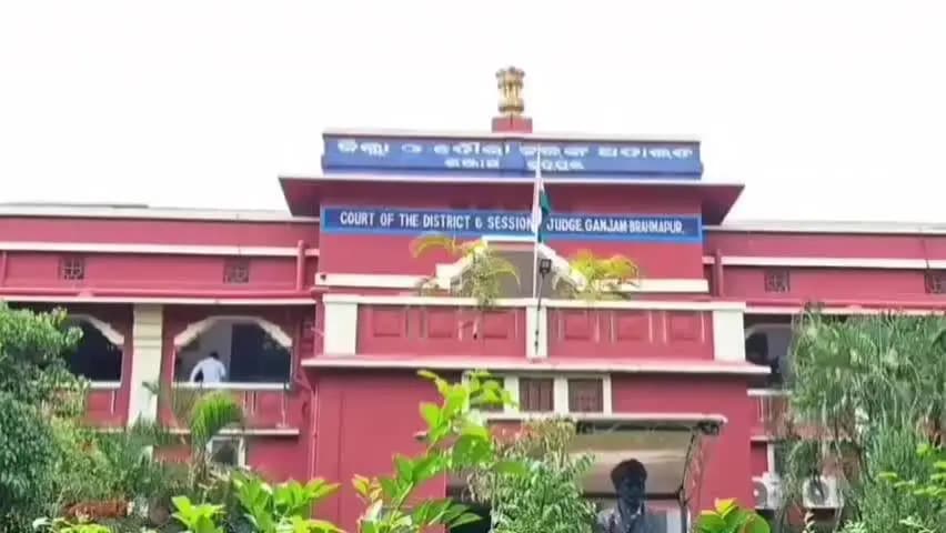 ଛତ୍ରପୁର: ୧.୨୫ କୋଟି ଟଙ୍କାର ଫ୍ଲାଟ୍ ଠକେଇ ମାମଲାରେ ହାଇଦ୍ରାବାଦରୁ ଅଭିଯୁକ୍ତ ଗିରଫ