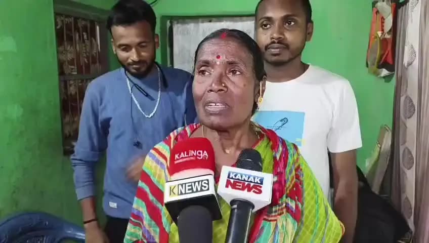 ନବରଙ୍ଗପୁର ପୋଲିସ ଷ୍ଟେସନ: ନାଗା ସାଧୁ ବେଶରେ ଆସି କଲେ ଲୁଟ ବଡ଼ କୁମାରୀ ଗାଁରେ ଅଭିଯୋଗ କଲେ ଝରଣା ମଣ୍ଡଳ