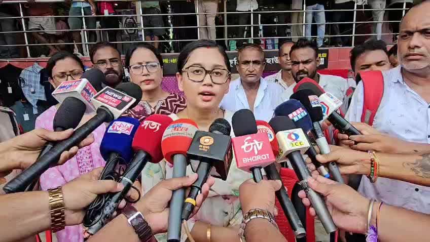 মৰিগাঁও: চহৰৰ কেডিআৰ প্লাজাত জৰুৰীকালীন সাহায্য আৰু উদ্ধাৰ অভিযানৰ আখৰা অনুষ্ঠিত
