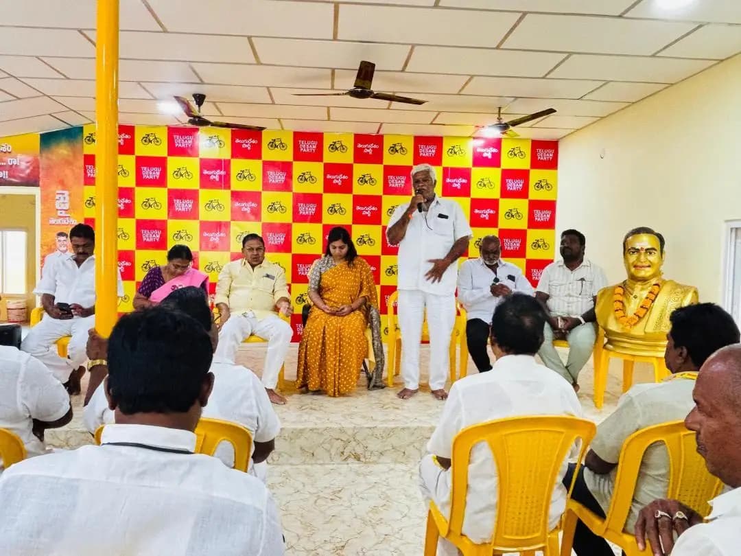 రాజోలు: రాజోలులో 'కేడర్ విత్ లీడర్' కార్యక్రమం: స్థానిక ఎన్నికల లక్ష్యంగా గొల్లపల్లి అమూల్య పిలుపు