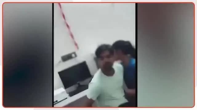Gorakhpur Viral: Extra Class में Student को Kiss कर रहे थे 'गुरू जी', रंगे हाथों पकड़े तो कूटे गए!