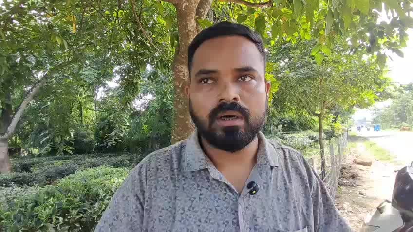 সোণাৰি: টিয়ক বাগিচা কৰ্তৃপক্ষক অসহায় মহিলাৰ দোকান নাভাঙিবলৈ সোণাৰিত আহ্বান জনালে আটছাই