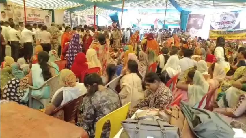 शहपुरा: कलेक्टर ने गुतलवाह गांव में आयोजित जन विश्वास शिविर का किया निरीक्षण, व्यवस्थाओं का लिया जायजा
